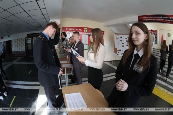 Централизованный экзамен в Бресте. Смотрите фоторепортаж Централизованный экзамен в Бресте. Смотрите фоторепортаж