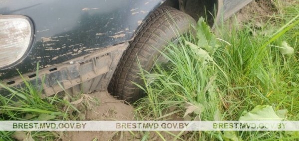 В Брестской области пьяный мужчина угнал авто, чтобы прокатиться В Брестской области пьяный мужчина угнал авто, чтобы прокатиться