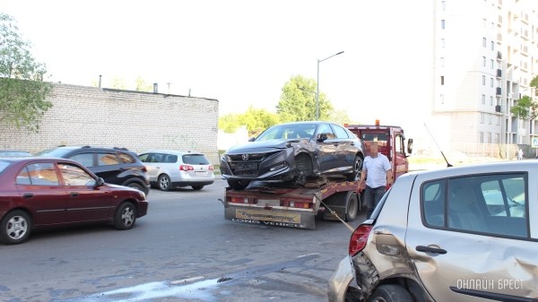 Вот как все было! Видео жесткого ДТП на Гоголя в Бресте Вот как все было! Видео жесткого ДТП на Гоголя в Бресте