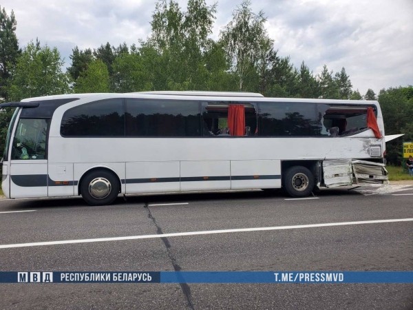 В Пинском районе столкнулись два автобуса В Пинском районе столкнулись два автобуса