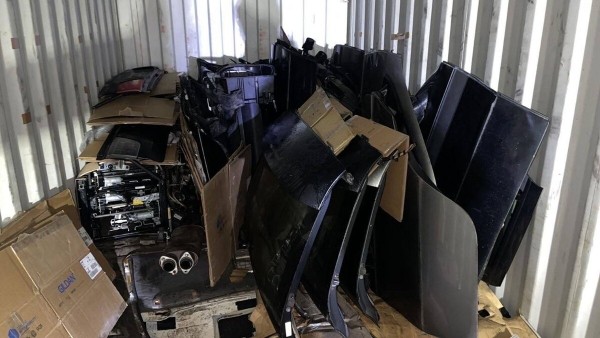 Тачка из США. Белорус купил сразу два битых Ford Taurus, чтоб сделать один. Узнали, сколько заплатил Тачка из США. Белорус купил сразу два битых Ford Taurus, чтоб сделать один. Узнали, сколько заплатил