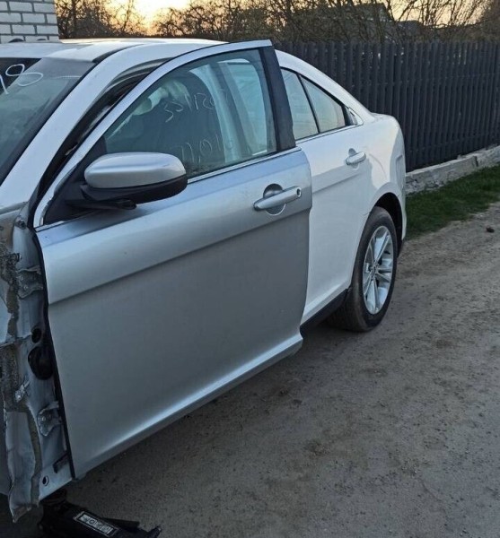 Тачка из США. Белорус купил сразу два битых Ford Taurus, чтоб сделать один. Узнали, сколько заплатил Тачка из США. Белорус купил сразу два битых Ford Taurus, чтоб сделать один. Узнали, сколько заплатил