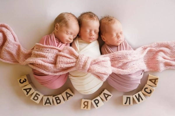 Один случай на 200 миллионов беременностей: гомельчанка родила трех близняшек