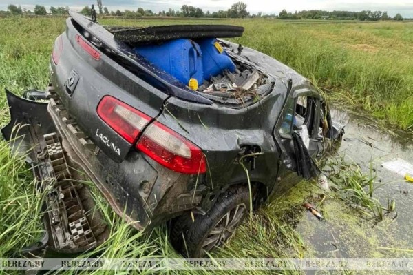 В Березовском районе автомобиль вылетел в кювет В Березовском районе автомобиль вылетел в кювет