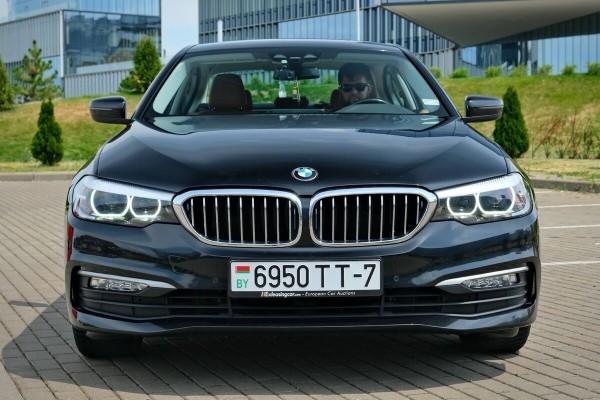 «За рулевую рейку — 850 евро, ступичный подшипник — $250». Белорус о владении BMW 530e (G30) и его обслуживании