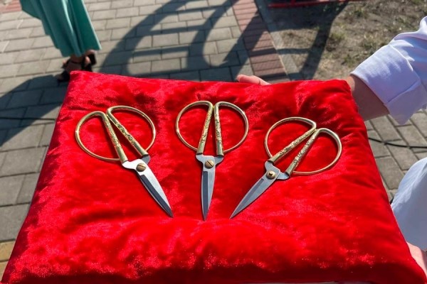 В Кобрине на набережной открыли воркаут-площадку