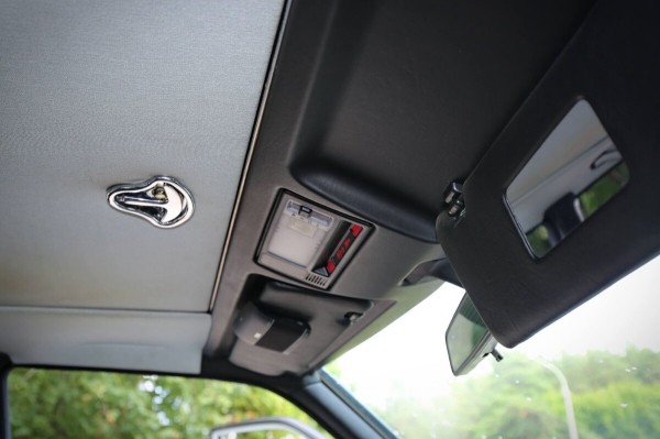 По прозвищу Baby-Benz. Показываем идеально сохранившийся Mercedes W201 По прозвищу Baby-Benz. Показываем идеально сохранившийся Mercedes W201