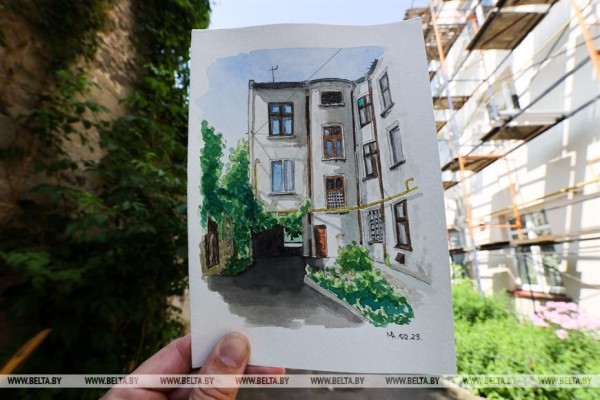 Уволилась с нелюбимой работы и рисует. Брестчанка в скетчах признается в любви родному городу Уволилась с нелюбимой работы и рисует. Брестчанка в скетчах признается в любви родному городу