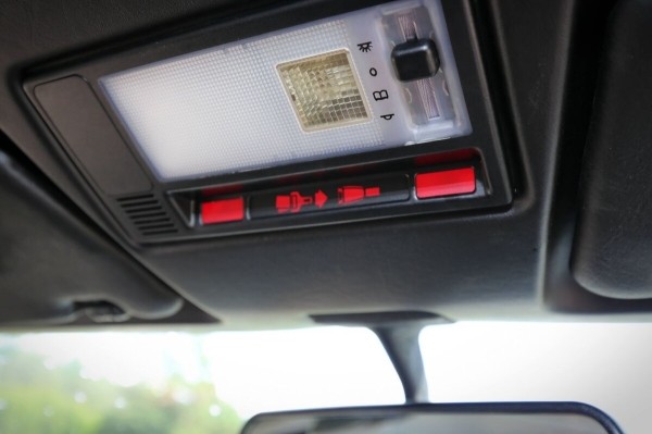 По прозвищу Baby-Benz. Показываем идеально сохранившийся Mercedes W201 По прозвищу Baby-Benz. Показываем идеально сохранившийся Mercedes W201