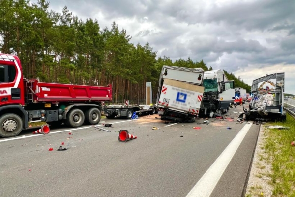 В Германии белорус попал в ДТП с ущербом в 220 тысяч евро В Германии белорус попал в ДТП с ущербом в 220 тысяч евро