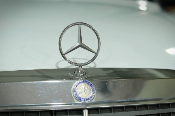 По прозвищу Baby-Benz. Показываем идеально сохранившийся Mercedes W201 По прозвищу Baby-Benz. Показываем идеально сохранившийся Mercedes W201