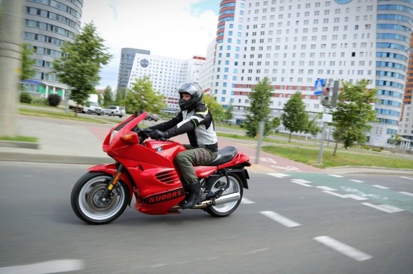 Белорус купил в США 27-летний мотоцикл BMW K1100 RS