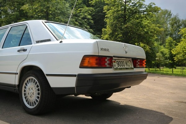 По прозвищу Baby-Benz. Показываем идеально сохранившийся Mercedes W201 По прозвищу Baby-Benz. Показываем идеально сохранившийся Mercedes W201