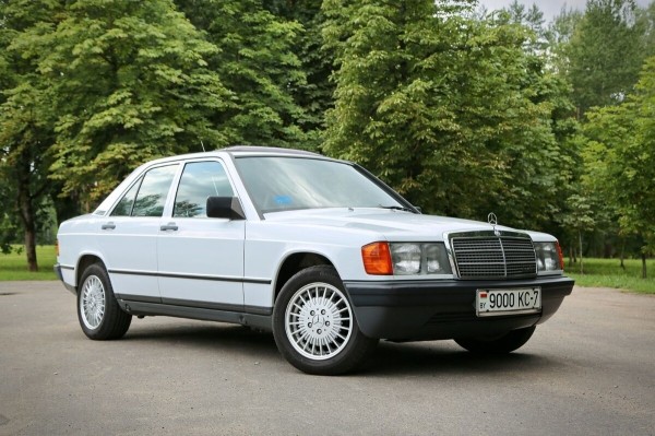 По прозвищу Baby-Benz. Показываем идеально сохранившийся Mercedes W201 По прозвищу Baby-Benz. Показываем идеально сохранившийся Mercedes W201