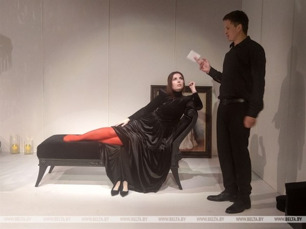 Ироническую драму в миниатюрах по мотивам рассказов Чехова поставили в Брестском драмтеатре Ироническую драму в миниатюрах по мотивам рассказов Чехова поставили в Брестском драмтеатре