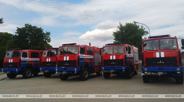 Пять новых пожарных автоцистерн переданы в гарнизоны МЧС Брестской области Пять новых пожарных автоцистерн переданы в гарнизоны МЧС Брестской области