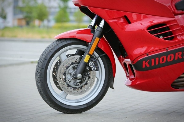 Белорус купил в США 27-летний мотоцикл BMW K1100 RS