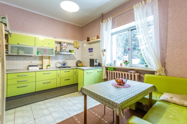 800 «квадратов» на одну семью. Побывали в домах, которые в 90-е строили на широкую ногу 800 «квадратов» на одну семью. Побывали в домах, которые в 90-е строили на широкую ногу