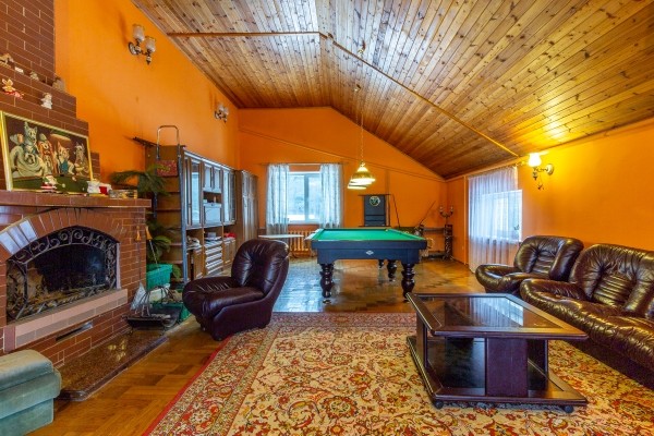 800 «квадратов» на одну семью. Побывали в домах, которые в 90-е строили на широкую ногу 800 «квадратов» на одну семью. Побывали в домах, которые в 90-е строили на широкую ногу