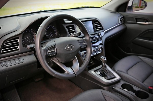 Как это — без бензина? Белорус пригнал из Кореи полностью газовый Hyundai Avante