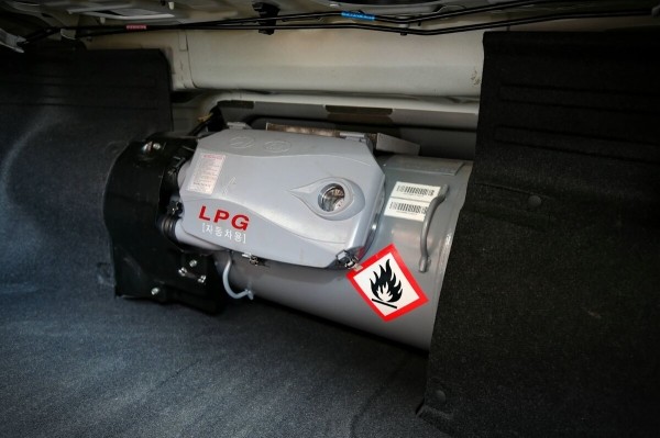 Как это — без бензина? Белорус пригнал из Кореи полностью газовый Hyundai Avante