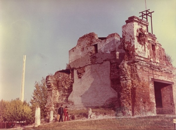 25 сентября 1971 был торжественно открыт мемориальный комплекс «Брестская крепость-герой» 25 сентября 1971 был торжественно открыт мемориальный комплекс «Брестская крепость-герой»