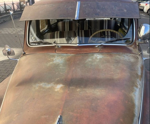 С DeSoto, на котором посидела девушка, пропала большая вмятина. Но владелец настаивает на суде С DeSoto, на котором посидела девушка, пропала большая вмятина. Но владелец настаивает на суде