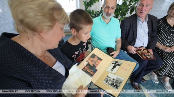 Жизнь достойна блокбастера. Под Пинском установили мемориальную доску борцу за воссоединение Беларуси Жизнь достойна блокбастера. Под Пинском установили мемориальную доску борцу за воссоединение Беларуси