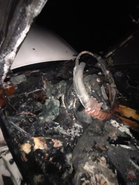 Мужчина, которого жена спасла из горящего автомобиля в Кобринском районе, скончался в реанимации