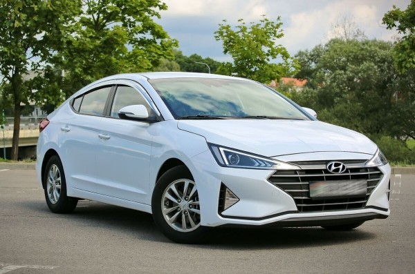 Как это — без бензина? Белорус пригнал из Кореи полностью газовый Hyundai Avante