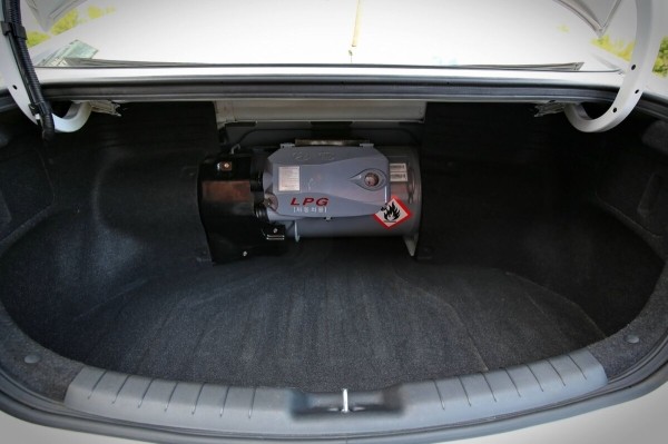 Как это — без бензина? Белорус пригнал из Кореи полностью газовый Hyundai Avante