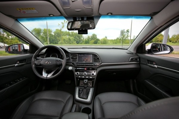 Как это — без бензина? Белорус пригнал из Кореи полностью газовый Hyundai Avante