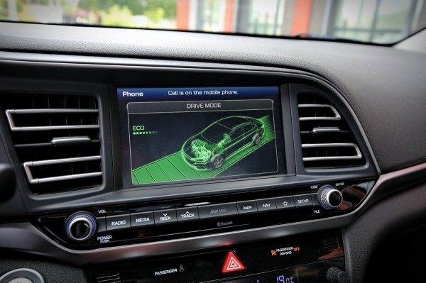 Как это — без бензина? Белорус пригнал из Кореи полностью газовый Hyundai Avante