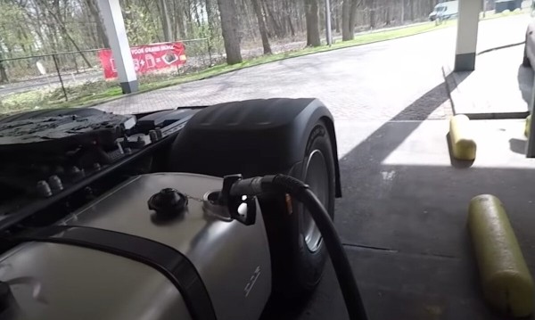 Клиентов ищет в интернете, на фуре работает сам! Как белорус начал бизнес по грузовым перевозкам в Польше