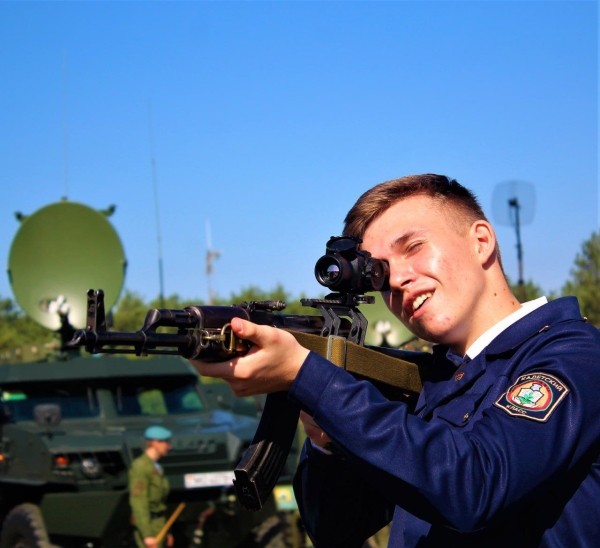 Учащиеся правовых классов средней школы № 28 Бреста побывали на полигоне «Брестский» Учащиеся правовых классов средней школы № 28 Бреста побывали на полигоне «Брестский»