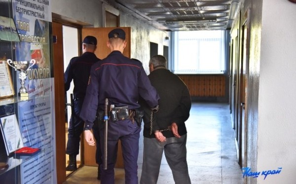 В Барановичах мужчина поджег дом бывшей супруги В Барановичах мужчина поджег дом бывшей супруги