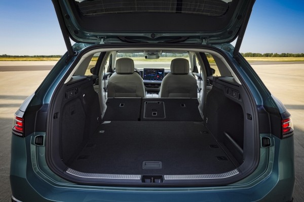 Новый Volkswagen Passat дебютировал официально. Посмотрите, как он изменился