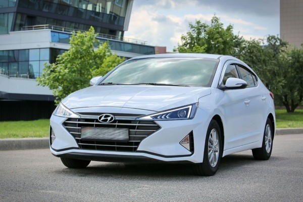 Как это — без бензина? Белорус пригнал из Кореи полностью газовый Hyundai Avante