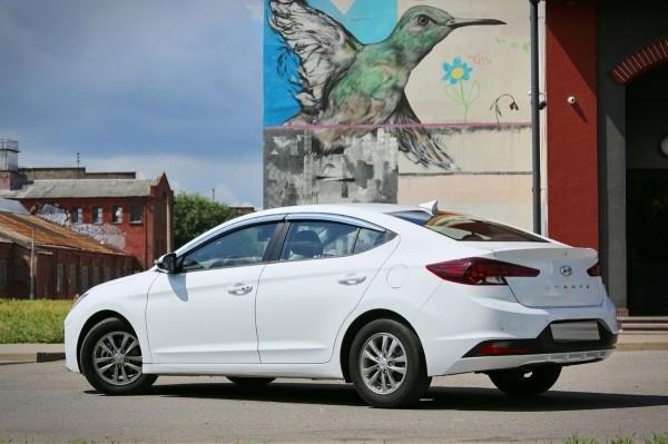 Как это — без бензина? Белорус пригнал из Кореи полностью газовый Hyundai Avante