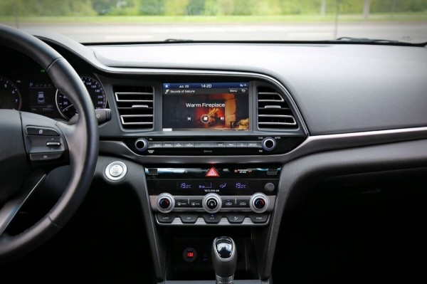 Как это — без бензина? Белорус пригнал из Кореи полностью газовый Hyundai Avante