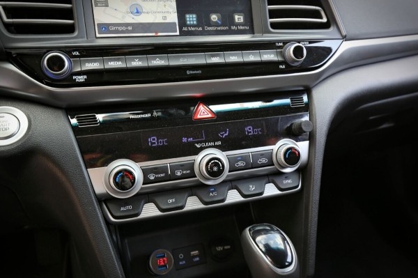 Как это — без бензина? Белорус пригнал из Кореи полностью газовый Hyundai Avante