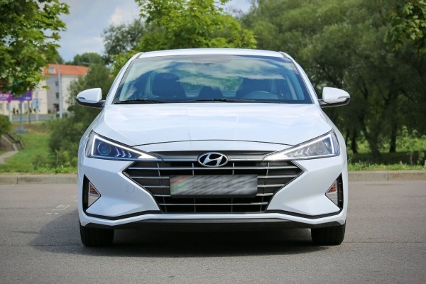 Как это — без бензина? Белорус пригнал из Кореи полностью газовый Hyundai Avante