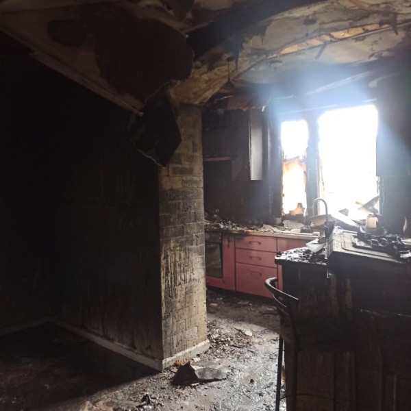 У семьи с тремя детьми из аг. Повитье Кобринского района сгорел дом. Как помочь хозяевам У семьи с тремя детьми из аг. Повитье Кобринского района сгорел дом. Как помочь хозяевам