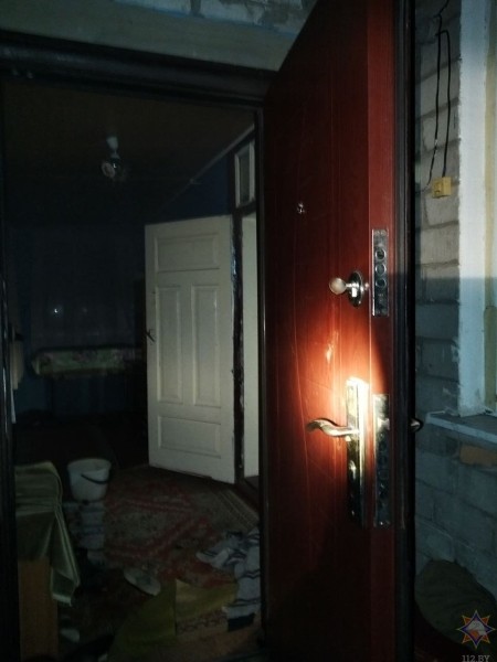 На пожаре в Кобрине работниками МЧС спасена женщина