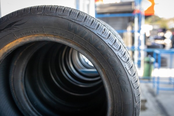 «В Германии они стоят 5 евро». Откровенный разговор с продавцом бэушных шин