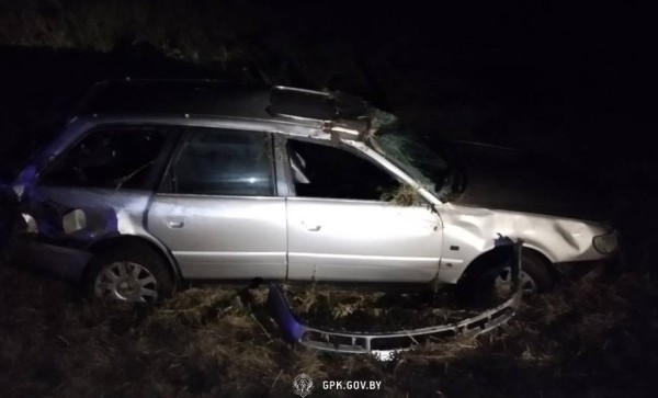 Водитель разбил Audi, удирая от пограничников Водитель разбил Audi, удирая от пограничников