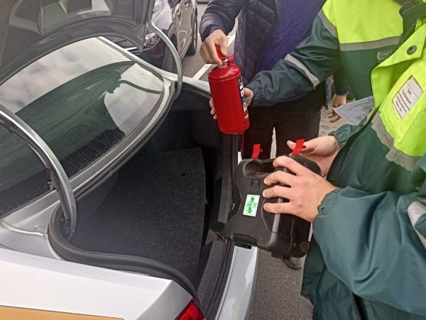 «Пробивал я, честное слово, пробивал!» Как Транспортная инспекция вычисляет таксистов-нелегалов в Бресте