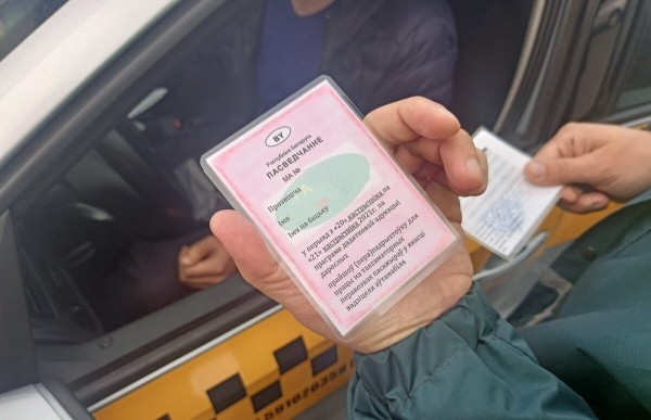 «Пробивал я, честное слово, пробивал!» Как Транспортная инспекция вычисляет таксистов-нелегалов в Бресте