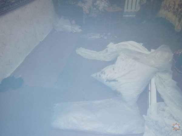 На пожаре в Кобрине работниками МЧС спасена женщина