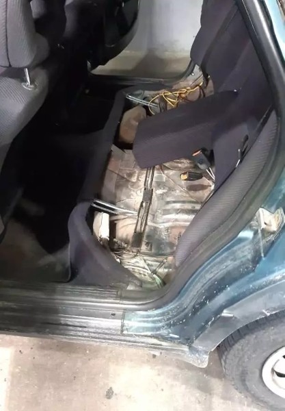 Белорус нашпиговал свою Audi сигаретами – более 1500 пачек извлекли из тайников